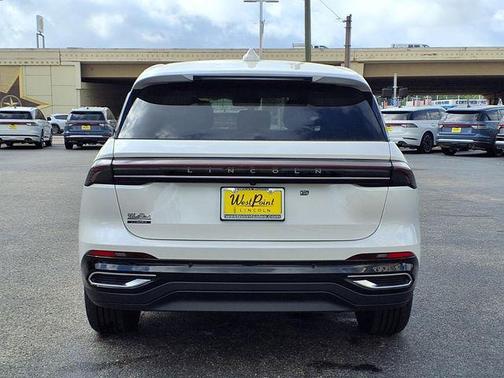 White Platinum Clearcoat Metallic 2026 Lincoln Nautilus Premiere