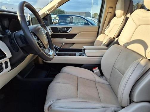 2019 Lincoln Navigator Select
