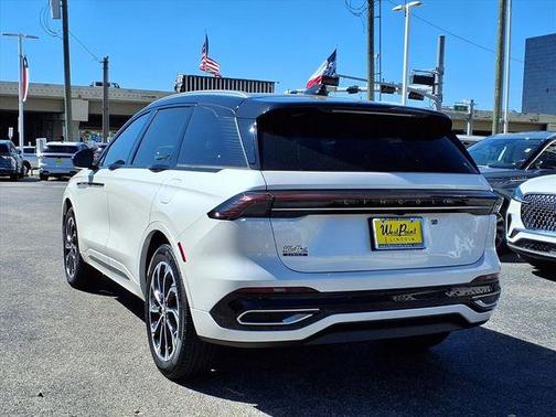 White Platinum Clearcoat Metallic 2026 Lincoln Nautilus Reserve