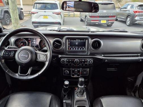 Sting Gray Clearcoat 2021 Jeep Gladiator Sport