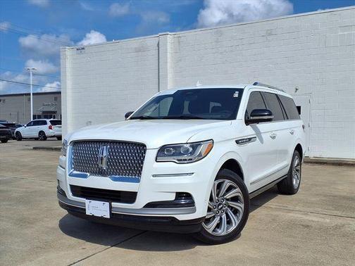 Pristine White 2022 Lincoln Navigator Reserve