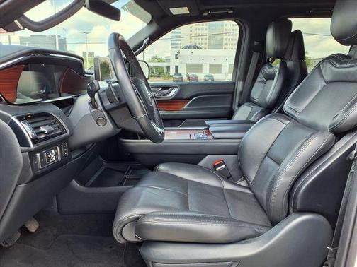 Pristine White 2022 Lincoln Navigator Reserve