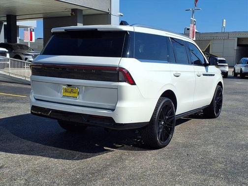 White Metallic 2025 Lincoln Navigator Reserve