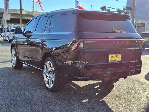 Black Metallic 2025 Lincoln Navigator Reserve
