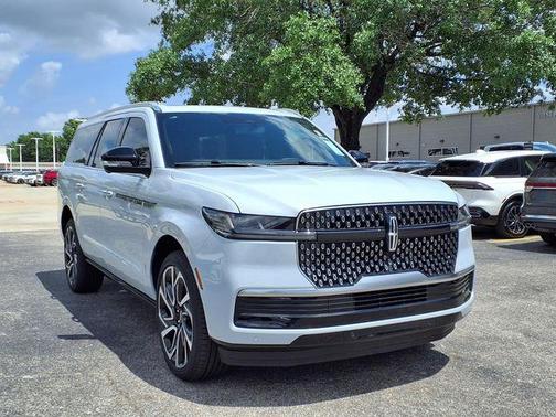 White 2026 Lincoln Navigator L Reserve