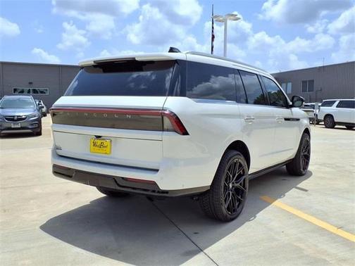 2025 Lincoln Navigator Black Label