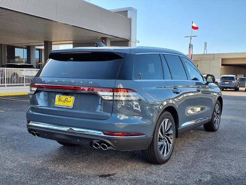 Blue Metallic 2026 Lincoln Aviator Premiere