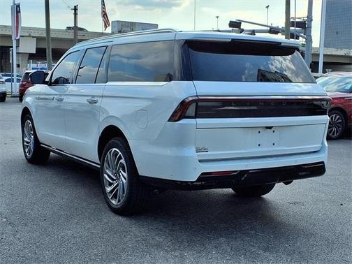 2025 Lincoln Navigator L Reserve