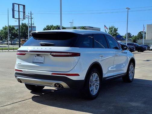 White Metallic 2025 Lincoln Corsair Premiere