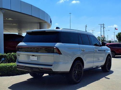 Crystal White 2025 Lincoln Navigator Black Label