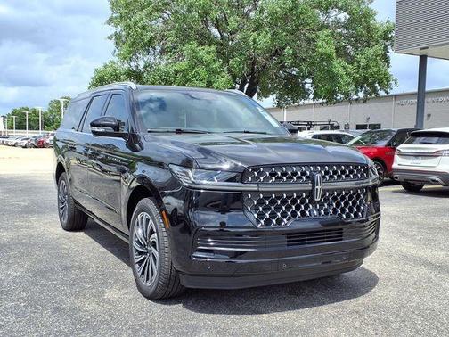 Black 2026 Lincoln Navigator L Black Label