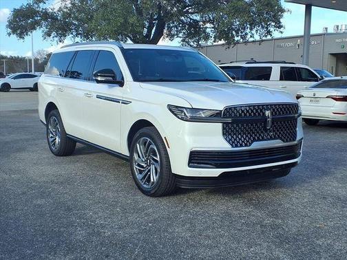 White Metallic 2026 Lincoln Navigator Reserve