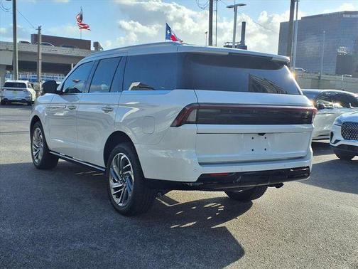 White Metallic 2026 Lincoln Navigator Reserve