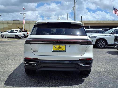 White Platinum Clearcoat Metallic 2026 Lincoln Nautilus Premiere