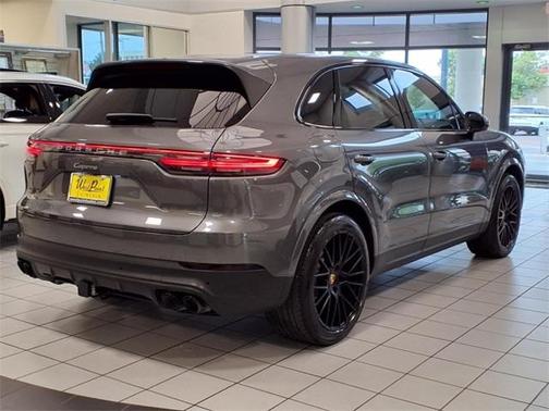 2023 Porsche Cayenne Platinum Edition