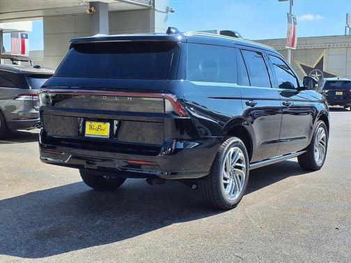 Black Metallic 2025 Lincoln Navigator Reserve