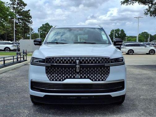 Crystal White 2026 Lincoln Navigator Premiere
