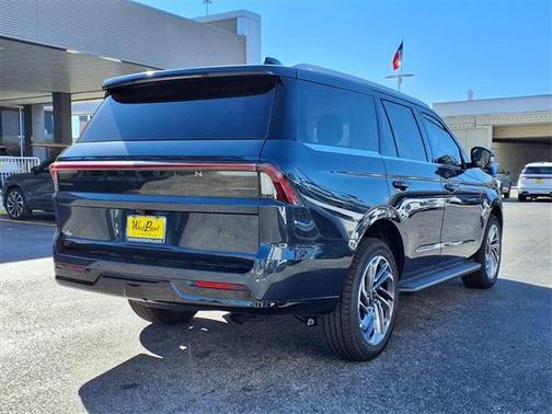 2026 Lincoln Navigator Premiere