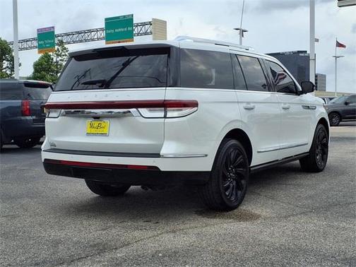 2022 Lincoln Navigator Reserve