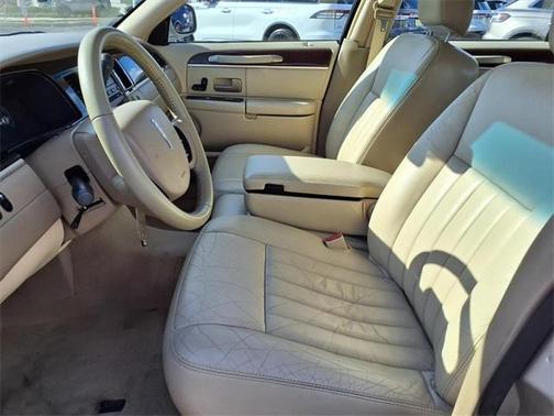 2006 Lincoln Town Car Signature