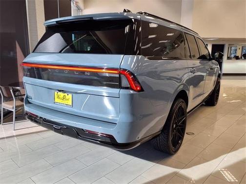 2025 Lincoln Navigator L Reserve
