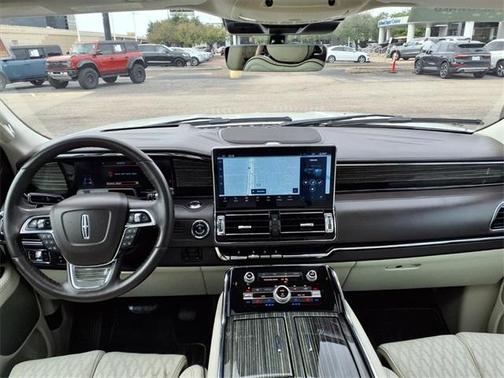 2022 Lincoln Navigator L Black Label