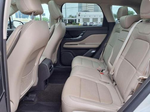 Pearl Metallic 2022 Lincoln Corsair Reserve