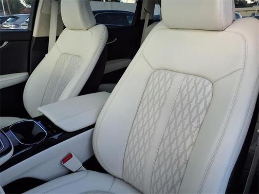 2022 Lincoln Nautilus Black Label