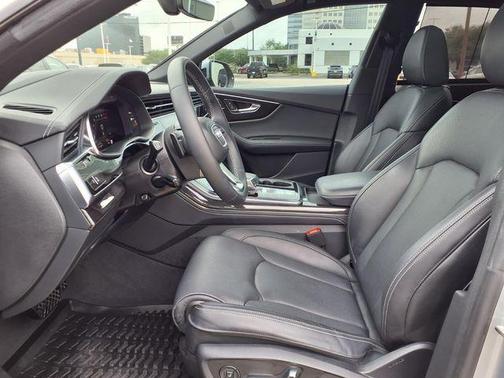 Satellite Silver Metallic 2024 Audi Q8 55 Premium