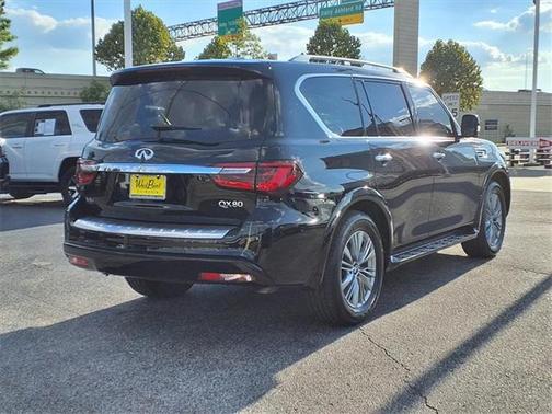 2022 INFINITI QX80 Luxe