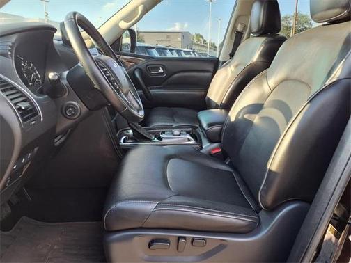 2022 INFINITI QX80 Luxe