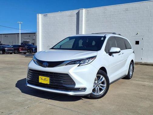 2022 Toyota Sienna Limited