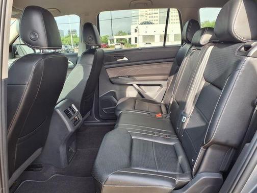 2021 Volkswagen Atlas 3.6 V6 SE w/ Technology