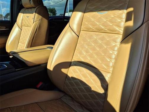 2022 Cadillac Escalade Sport