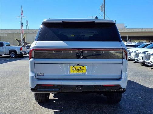 Crystal White 2026 Lincoln Navigator L Premiere