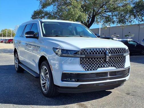 Crystal White 2026 Lincoln Navigator L Premiere