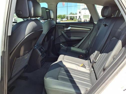 Ibis White 2022 Audi Q5 45 S line quattro Premium