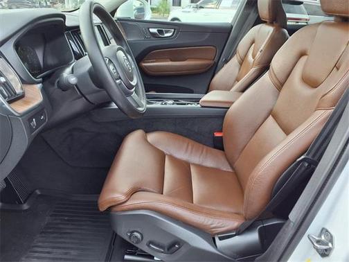 2019 Volvo XC60 T5 Momentum