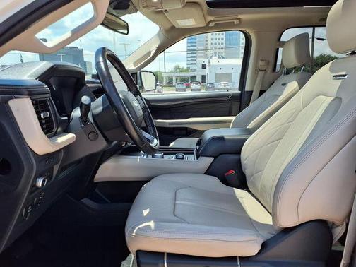 White Metallic 2022 Ford Expedition Platinum