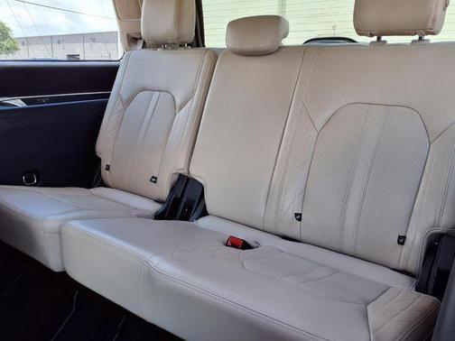 White Metallic 2022 Ford Expedition Platinum