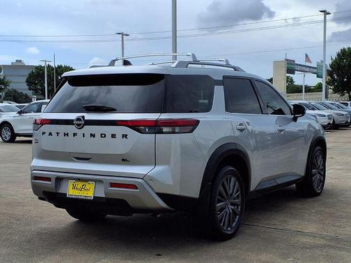 Brilliant Silver Metallic 2022 Nissan Pathfinder SL
