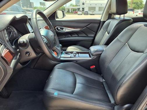 Black Obsidian 2017 INFINITI Q70 3.7