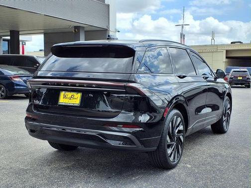 Black Metallic 2026 Lincoln Nautilus Reserve