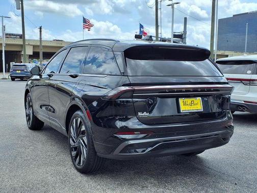 Black Metallic 2026 Lincoln Nautilus Reserve