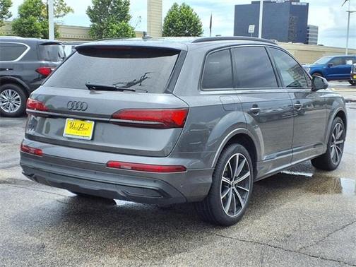 2022 Audi Q7 55 Premium Plus