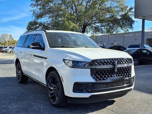 White Metallic 2025 Lincoln Navigator Reserve