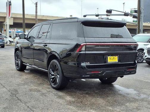 Black Metallic 2025 Lincoln Navigator L Reserve