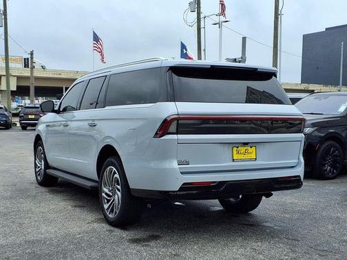 White 2026 Lincoln Navigator L Premiere