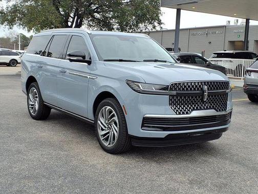 Mist 2026 Lincoln Navigator Reserve