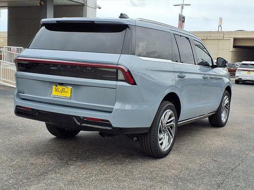 Mist 2026 Lincoln Navigator Reserve